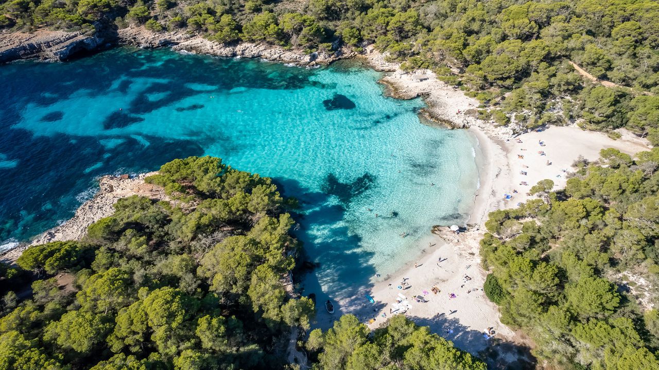 Cala Turqueta auf Menorca, Luftaufnahme