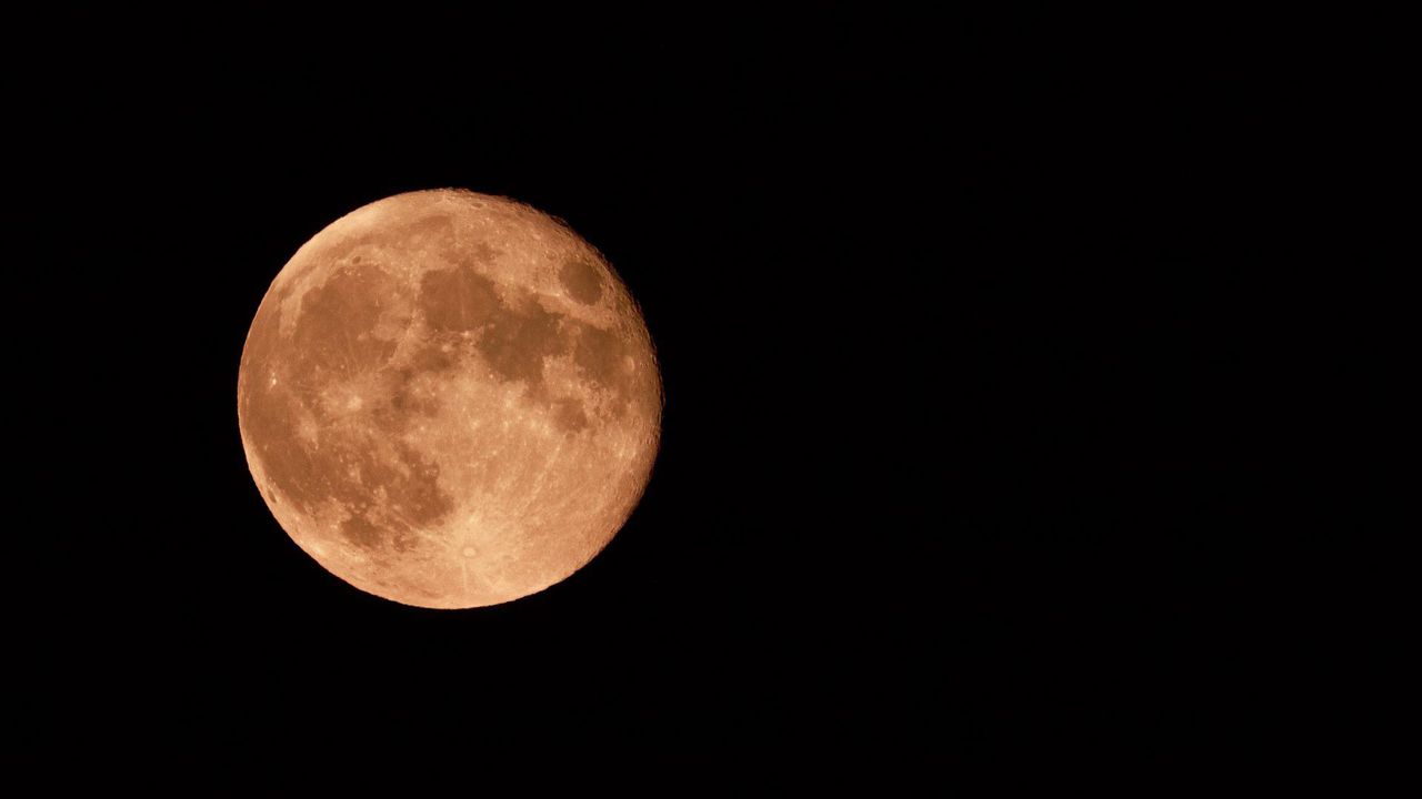 Supermond am Nachthimmel