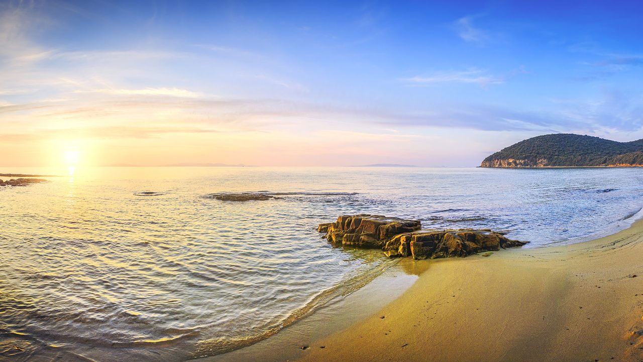 Strand der Cala Violina, Bucht in der Toskana, Maremma