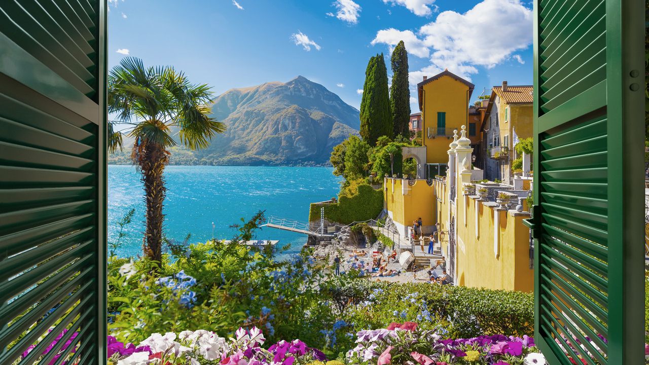 Ausblick auf Varenna am Ufer des Comer Sees