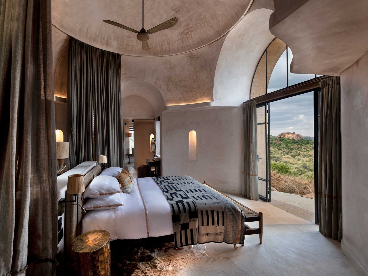 Schlafzimmer in der andBeyond Suyian Lodge