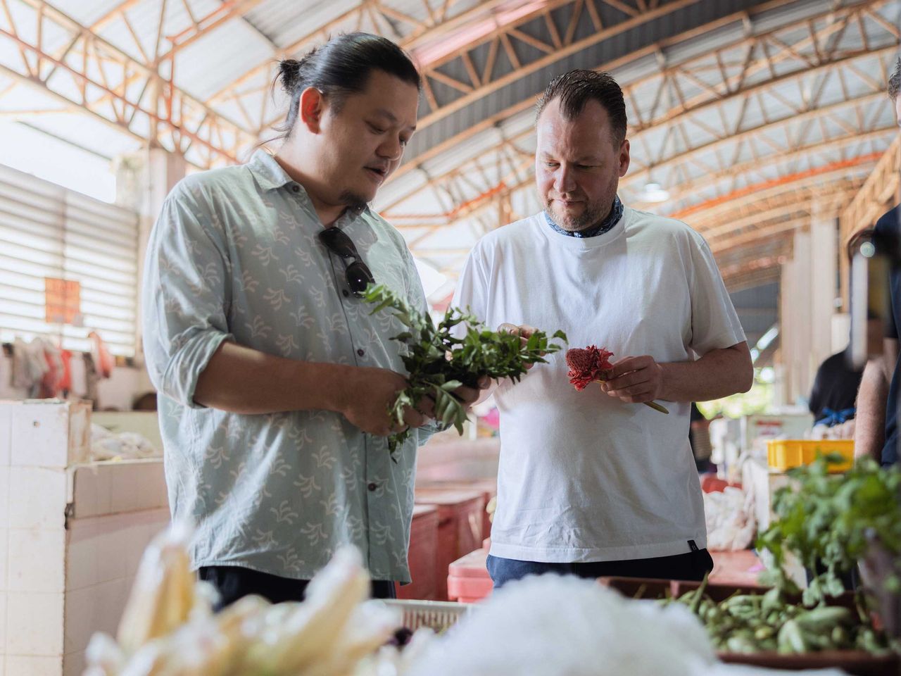 Jan Hartwig kauft für seine Gerichte ein