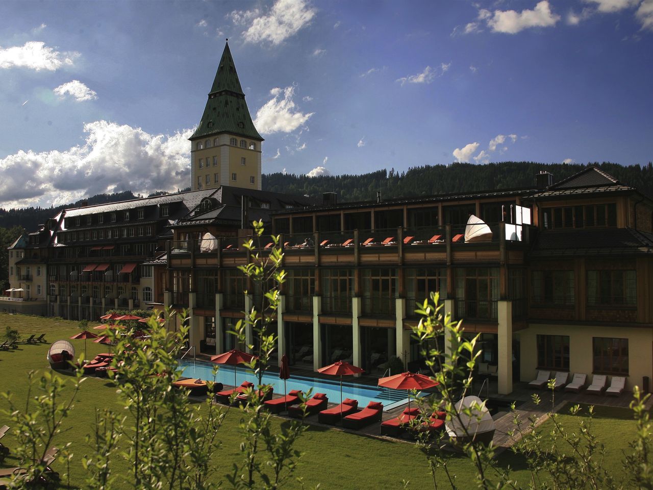 Schloss Elmau in Elmau, Außenansicht