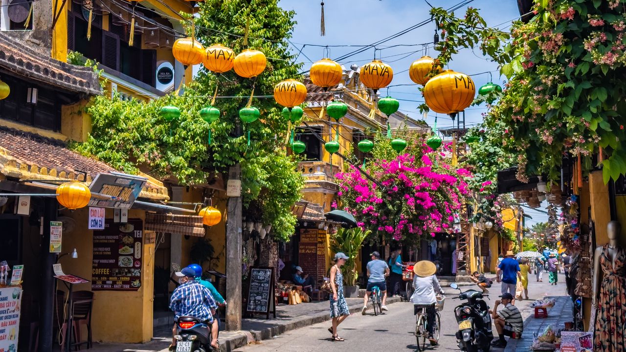Vie_HoiAn_iStock-2160702210
