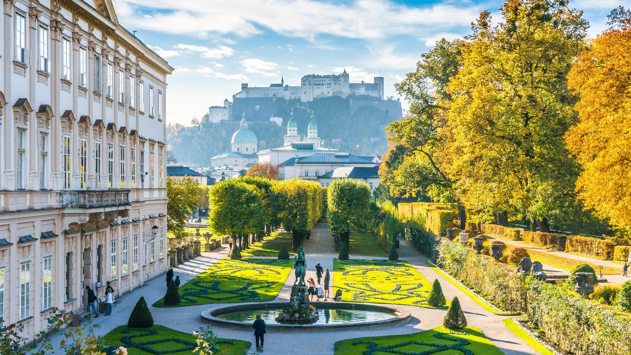 Schloss Mirabell mit Blick auf die Festung Hohensalzburg