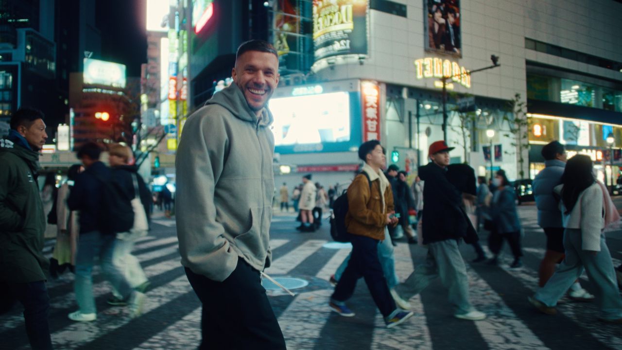 Lukas Podolski in Tokio, Japan, Netflix