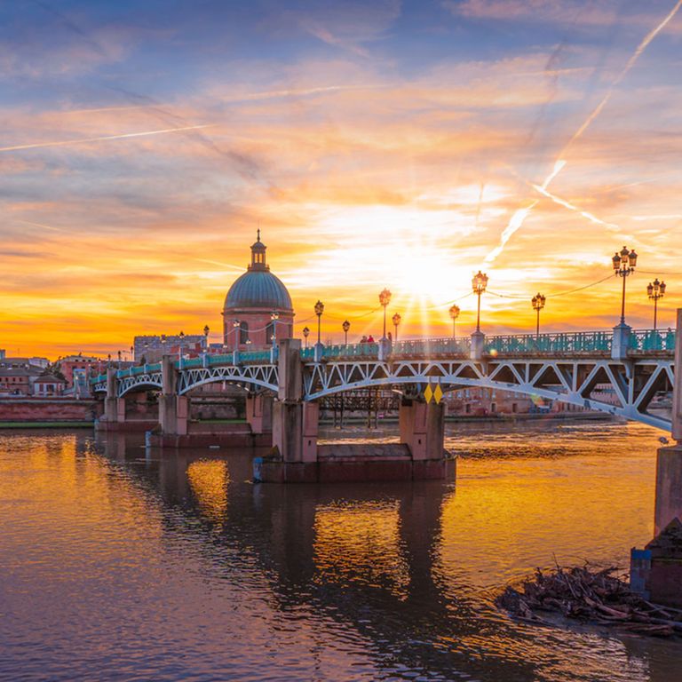 Garonne und Dome de la Grave in Toulouse