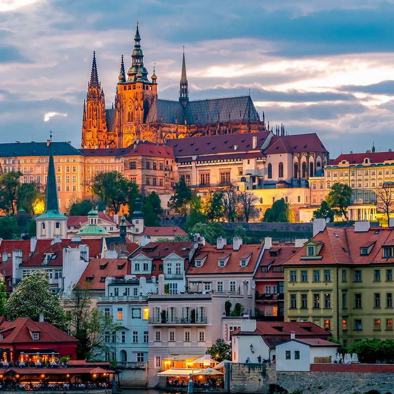 Abendlicher Blick auf den Hradschin, die Burg von Prag