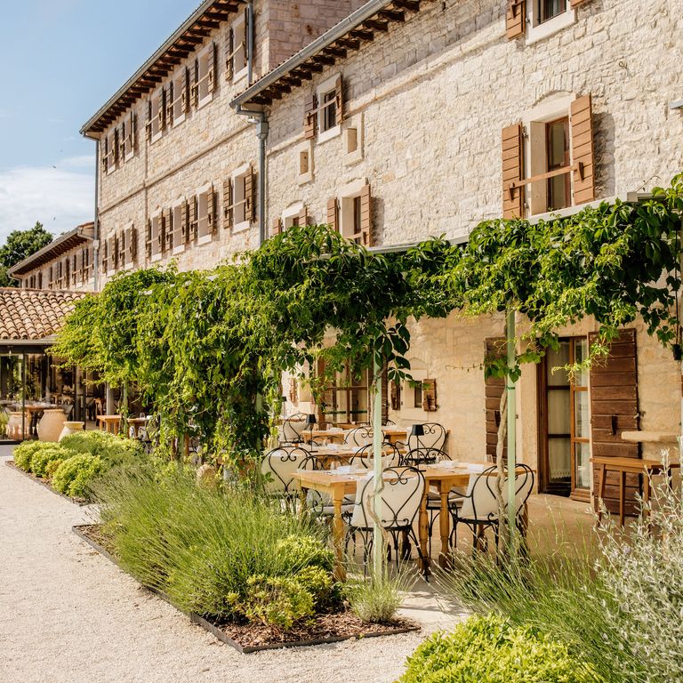 Au&szlig;enansicht Meneghetti Wine Hotel & Winery in Istrien