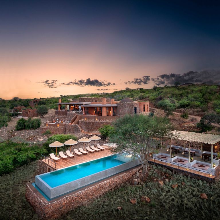 Blick auf den Pool und die Lodge, Suyian Lodge in Kenia
